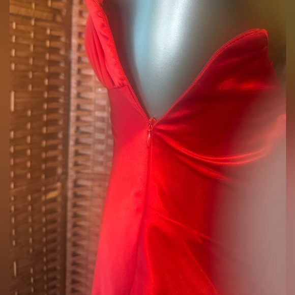 New! Betsy & Adam Red Halter Formal Prom Gown Dress 6 NWT Side Zipper Closure - Picture 4 of 14